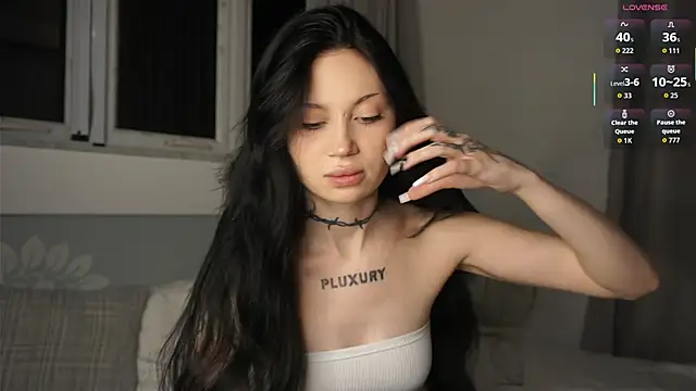 Alice 1n Wonderland  online show from 10.17.25