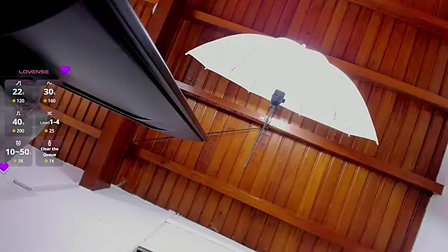 Snapshot of JenniferAuriston chatting on 09.13.25 JenniferAuriston online show from 09.13.25