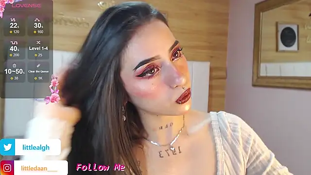 Snapshot of Abril_Velvet_a_ chatting on 11.07.25 Abril Velvet a online show from 11.07.25