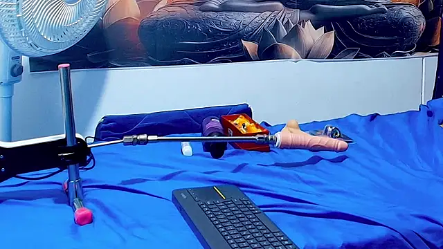 MiaBlaze  online show from 11.15.25