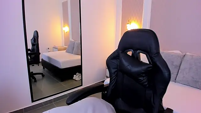 Snapshot of altair_mori chatting on 11.27.25 altair mori online show from 11.27.25