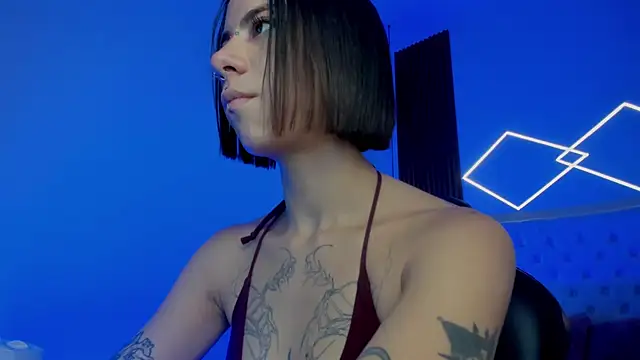 Snapshot of ZamabyCrucie chatting on 10.23.25 ZamabyCrucie online show from 10.23.25