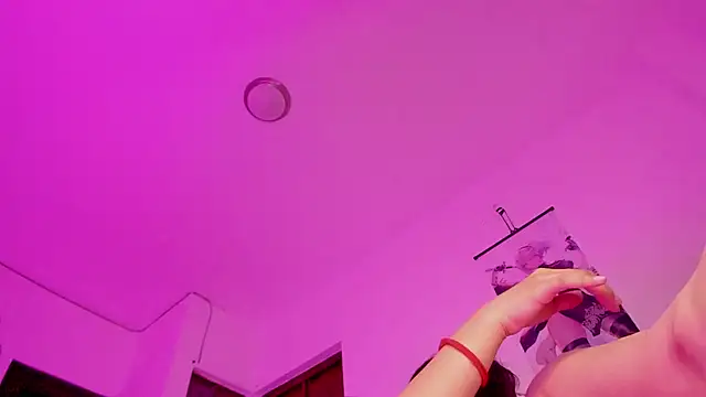 Nix Girl online show from 10.02.25