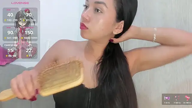 Snapshot of sarayu- chatting on 09.18.25 sarayu- online show from 09.18.25