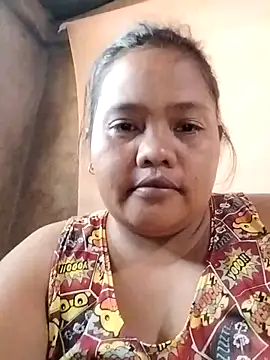 Snapshot of hot_mom13 chatting on 09.13.25 hot mom13 online show from 09.13.25