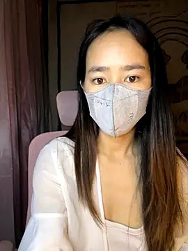 TiNa 04 online show from 10.16.25