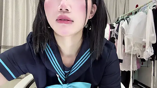 Snapshot of Yiyi-707 chatting on 10.19.25 Yiyi-707 online show from 10.19.25