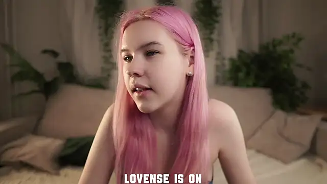 Snapshot of ElizSpieth chatting on 11.27.25 ElizSpieth online show from 11.27.25