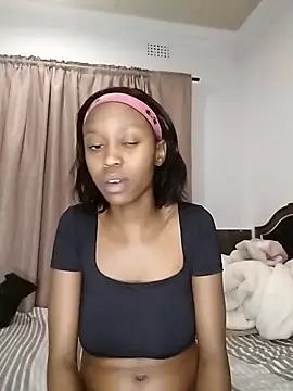 LonelyQueenxx25 online show from 09.29.25