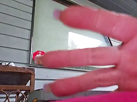 Snapshot of Sugarloveless chatting on 10.02.25 Sugarloveless online show from 10.02.25