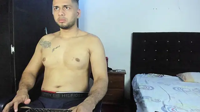 Snapshot of Ryan_xc1 chatting on 10.03.25 Ryan xc1 online show from 10.03.25