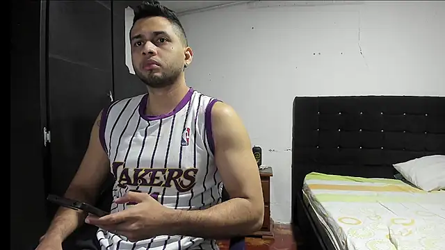 Snapshot of Ryan_xc1 chatting on 11.12.25 Ryan xc1 online show from 11.12.25