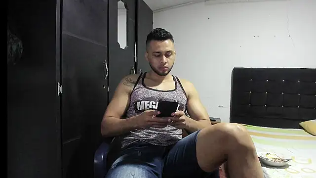 Snapshot of Ryan_xc1 chatting on 12.01.25 Ryan xc1 online show from 12.01.25