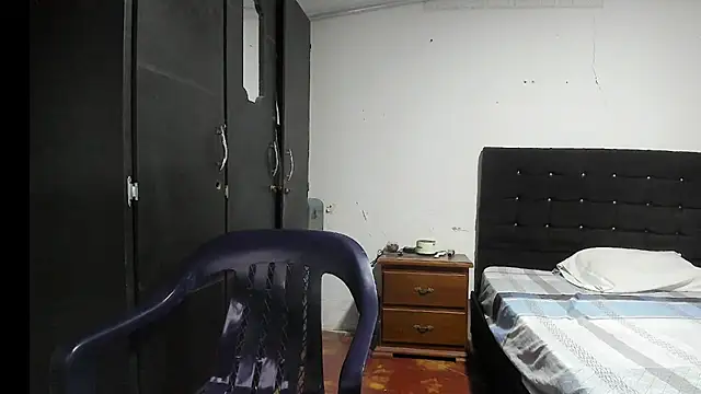 Snapshot of Ryan_xc1 chatting on 12.23.25 Ryan xc1 online show from 12.23.25