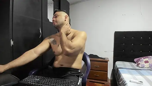 Snapshot of Ryan_xc1 chatting on 02.10.26 Ryan xc1 online show from 02.10.26