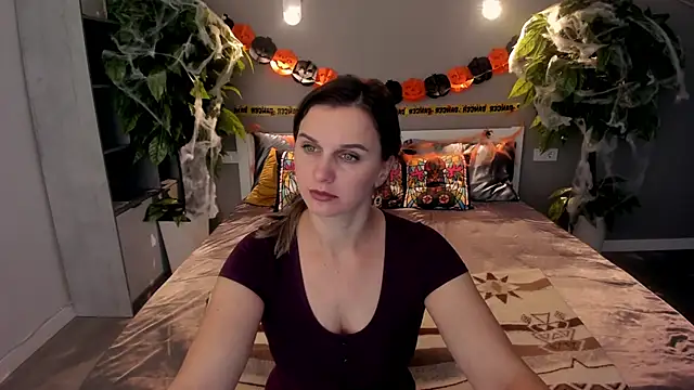 SofiSoft online show from 10.19.25