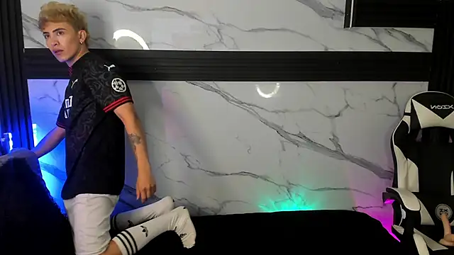 Snapshot of Saimonvela chatting on 10.23.25 Saimonvela online show from 10.23.25