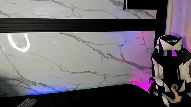 Snapshot of Saimonvela chatting on 11.26.25 Saimonvela online show from 11.26.25