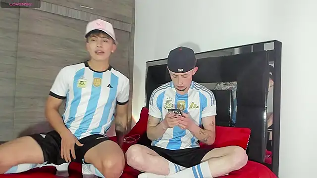 Snapshot of Saimonvela chatting on 12.04.25 Saimonvela online show from 12.04.25