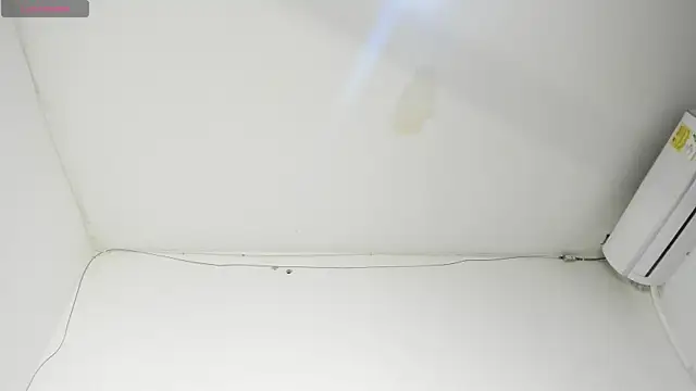 Snapshot of katitahotcam_ass chatting on 10.21.25 katitahotcam ass online show from 10.21.25