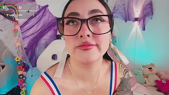 justonecute online show from 10.14.25