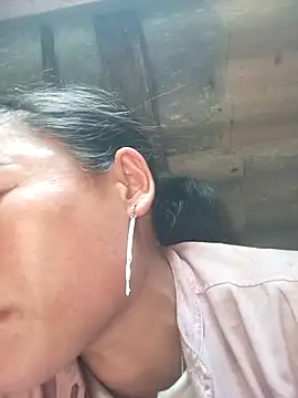 CoMay003 online show from 04.08.26