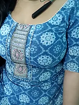 Snapshot of Anjali-bhabhi chatting on 11.04.25 Anjali-bhabhi online show from 11.04.25