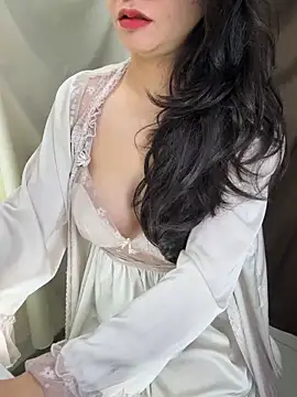 Snapshot of Voyerra_g chatting on 02.04.26 Voyerra g online show from 02.04.26