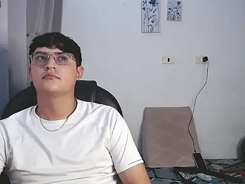 Snapshot of yesitwink_ chatting on 03.14.26 yesitwink online show from 03.14.26