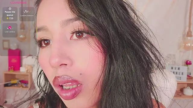 Miss Charlottet online show from 03.25.26