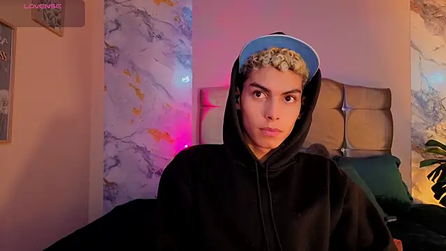 Room 69x online show from 03.25.26