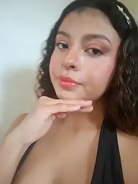 Snapshot of Lulupeach69 chatting on 10.17.25 Lulupeach69 online show from 10.17.25