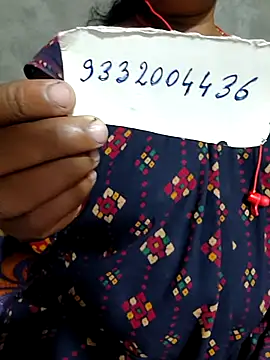 Snapshot of Cute-Swewty chatting on 09.25.25 Cute-Swewty online show from 09.25.25