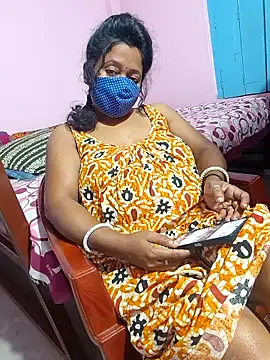 Snapshot of Cute-Swewty chatting on 11.11.25 Cute-Swewty online show from 11.11.25