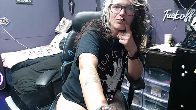 oddywithabody online show from 10.15.25