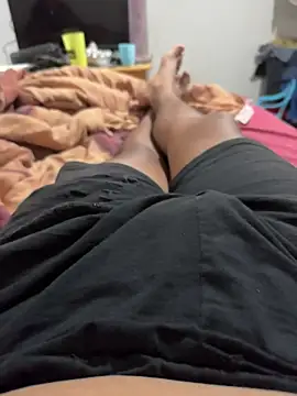 Snapshot of Monspeet_01 chatting on 10.19.25 Monspeet 01 online show from 10.19.25