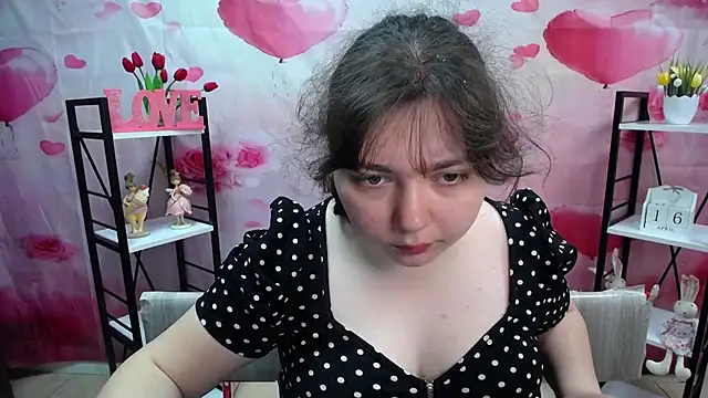 Snapshot of NeonilaLisova chatting on 04.16.26 NeonilaLisova online show from 04.16.26