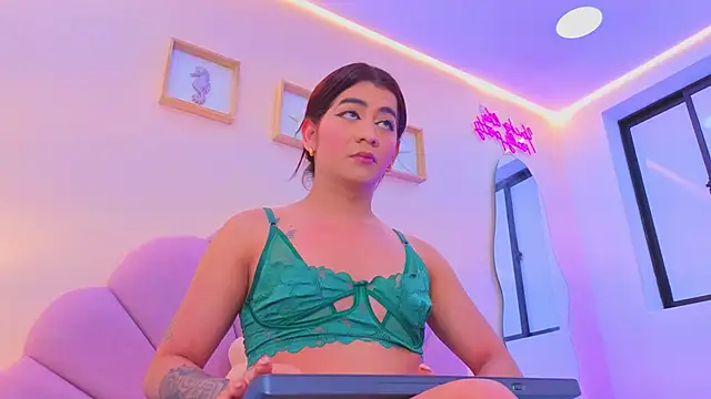 Snapshot of _Grace_turner_ chatting on 10.04.25 Grace turner online show from 10.04.25