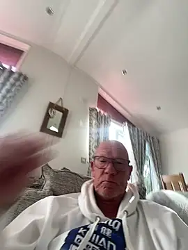 Snapshot of philefc chatting on 09.21.25 philefc online show from 09.21.25