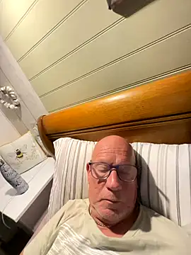 Snapshot of philefc chatting on 10.07.25 philefc online show from 10.07.25