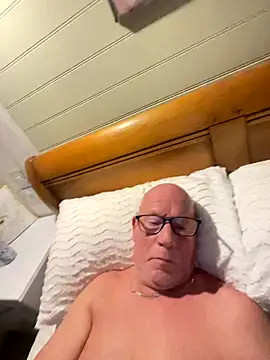 Snapshot of philefc chatting on 10.30.25 philefc online show from 10.30.25