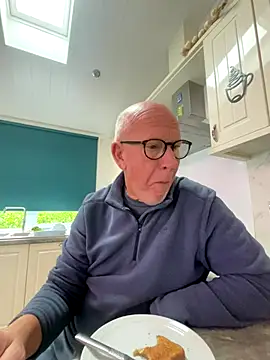 Snapshot of philefc chatting on 11.14.25 philefc online show from 11.14.25