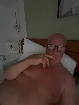 Snapshot of philefc chatting on 11.27.25 philefc online show from 11.27.25