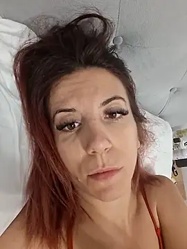 Snapshot of Anayssa_ chatting on 09.19.25 Anayssa online show from 09.19.25