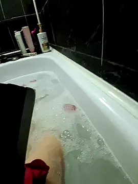 Snapshot of Anayssa_ chatting on 02.14.26 Anayssa online show from 02.14.26