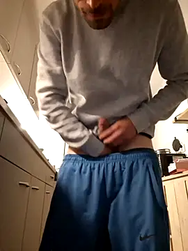 Snapshot of kompiee chatting on 09.28.25 kompiee online show from 09.28.25