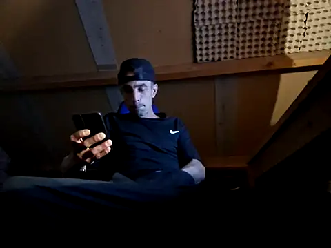 Snapshot of kompiee chatting on 10.01.25 kompiee online show from 10.01.25