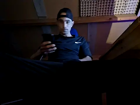 Snapshot of kompiee chatting on 10.13.25 kompiee online show from 10.13.25