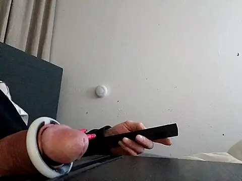 Snapshot of handsome8inchh chatting on 03.02.26 handsome8inchh online show from 03.02.26