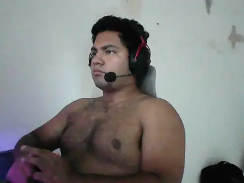 Snapshot of DCHOI_22 chatting on 10.22.25 DCHOI 22 online show from 10.22.25